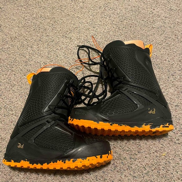 Thirty-Two Stevens TM2 Snowboard Boots - Picture 1 of 5